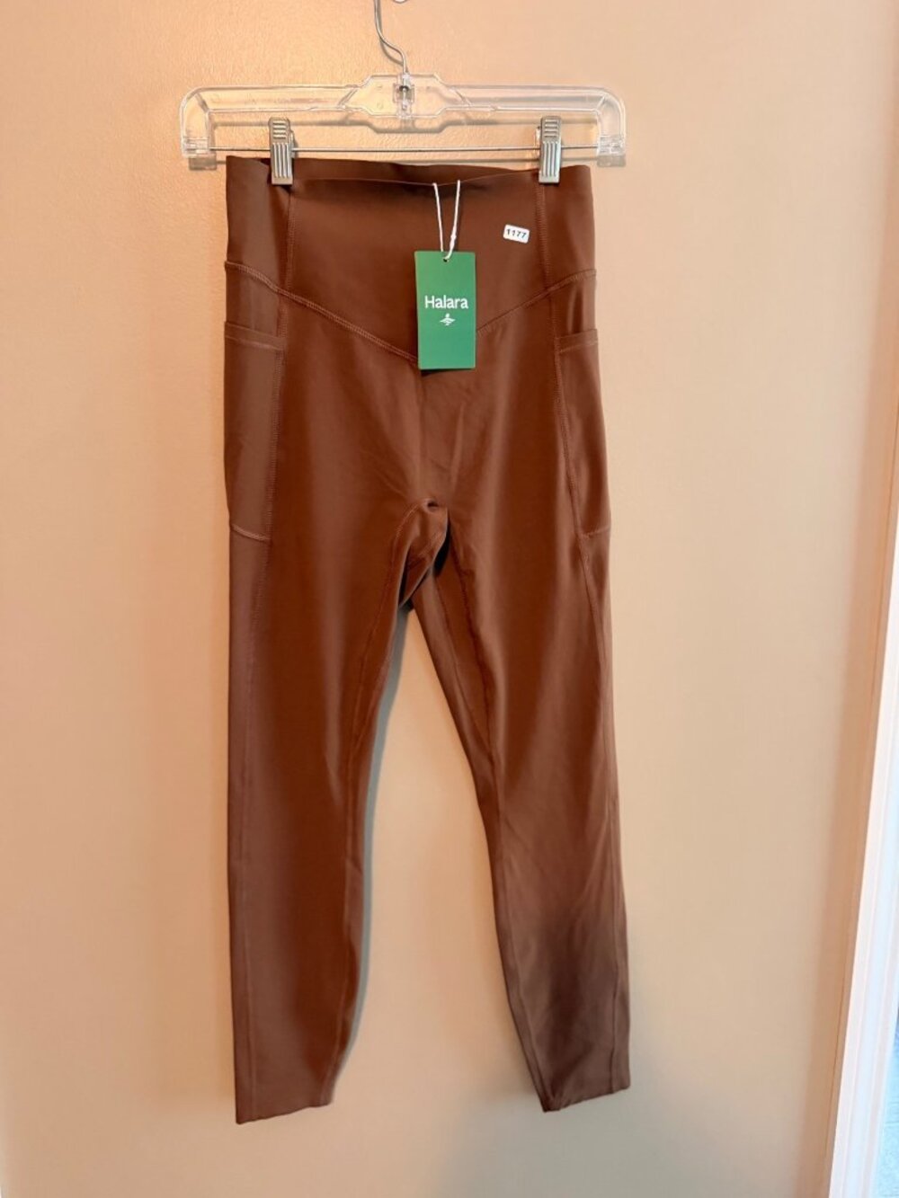 NWT HALARA S Womens UltraSculpt "booty lift" Caramel Brown Leggings Athleisure S